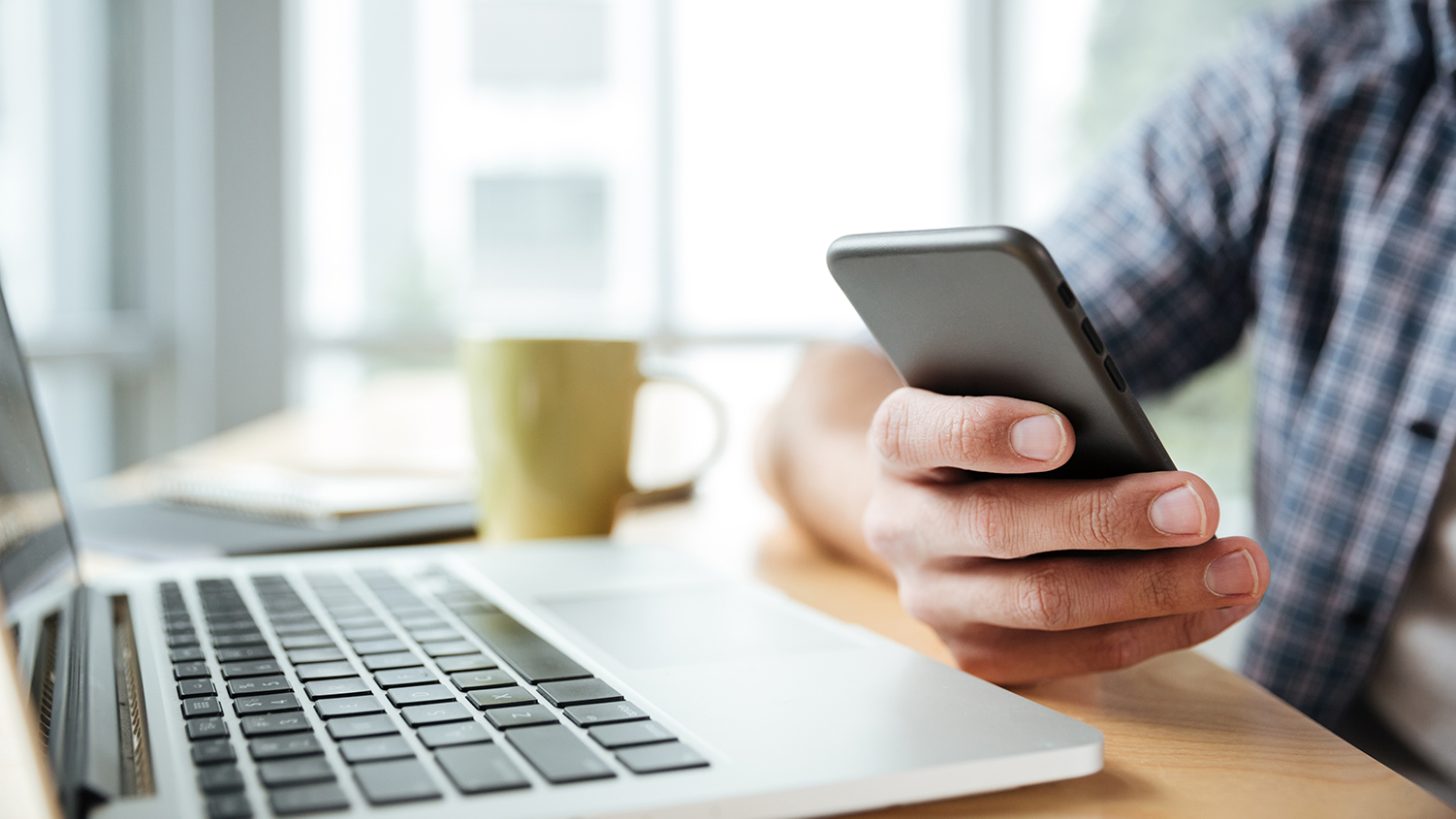 5 redenen om mobiele apparaten van werknemers te beveiligen 5 redenen om mobiele apparaten van werknemers te beveiligen